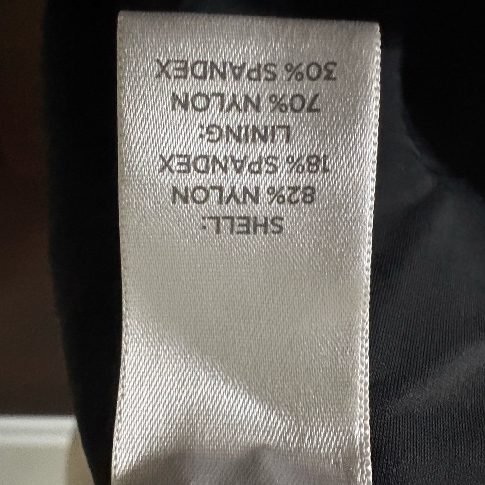 Avenue black ruffled swim top NWOT - Picture 4 of 4